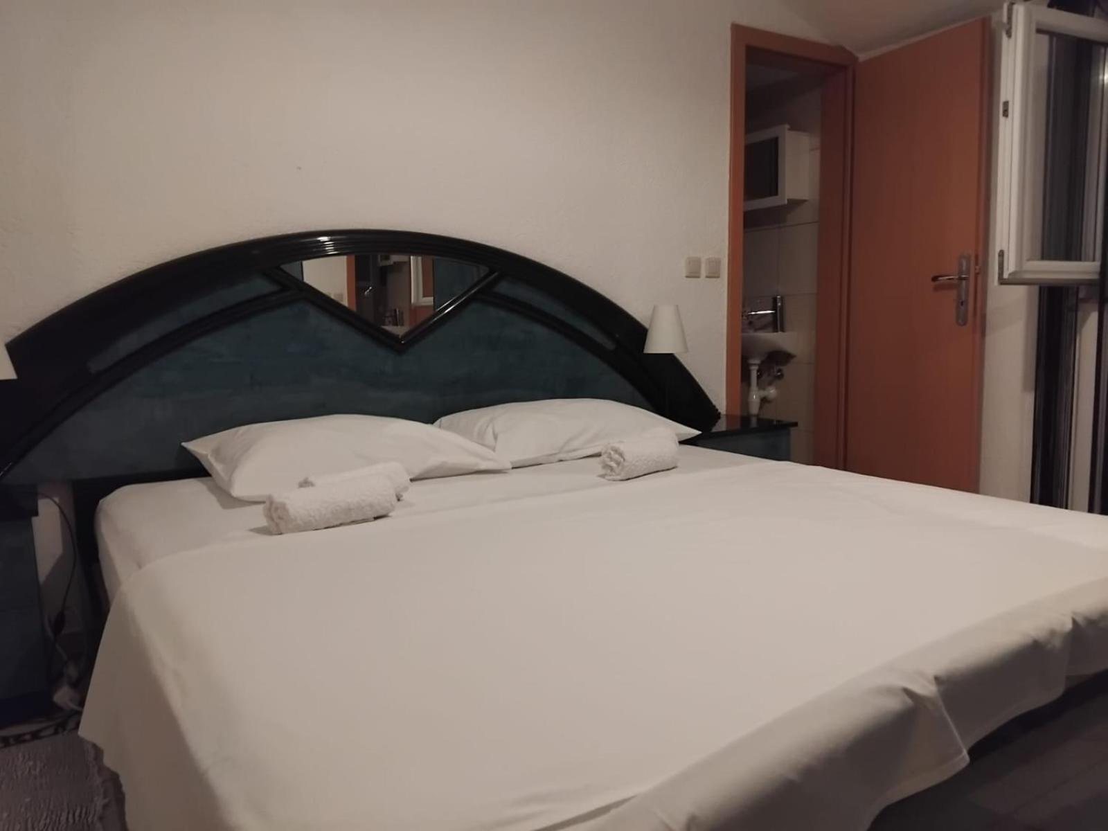 Apartman Zdravka Policnik Esterno foto